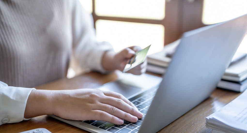 Who Does Sunrise Credit Services Collect For?